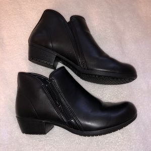 Tredsafe Slip Resistant Black Boots